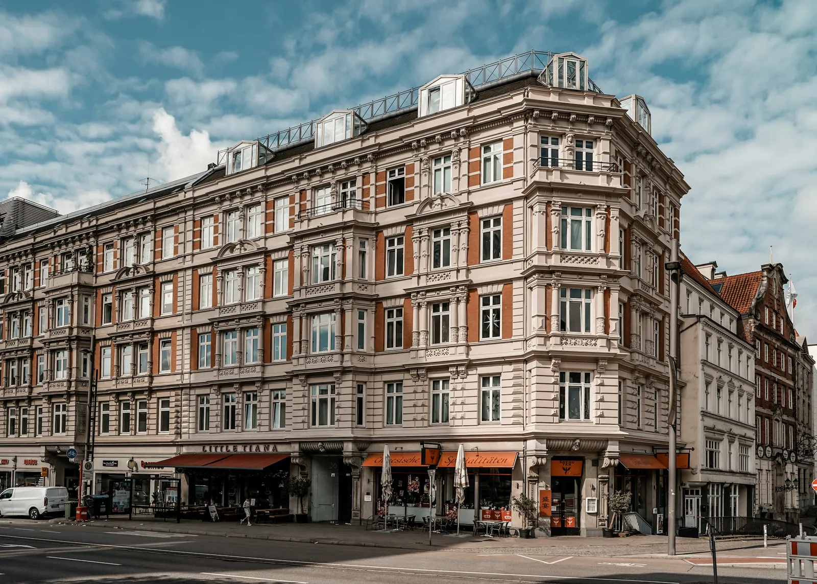 Mehrfamilienhaus mit Altbaufassade